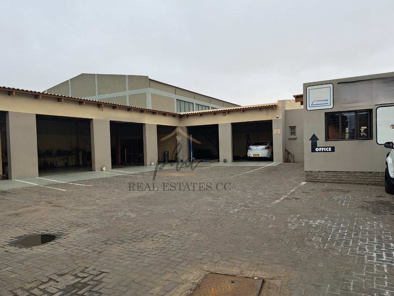 Business premises for sale in  CBD area in Walvis Bay - Photo 3