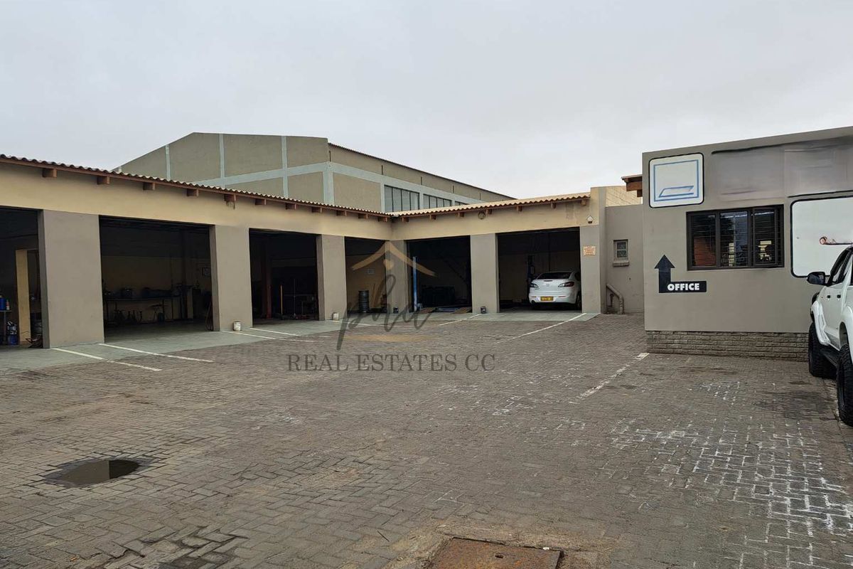 Business premises for sale in  CBD area in Walvis Bay - Photo 3