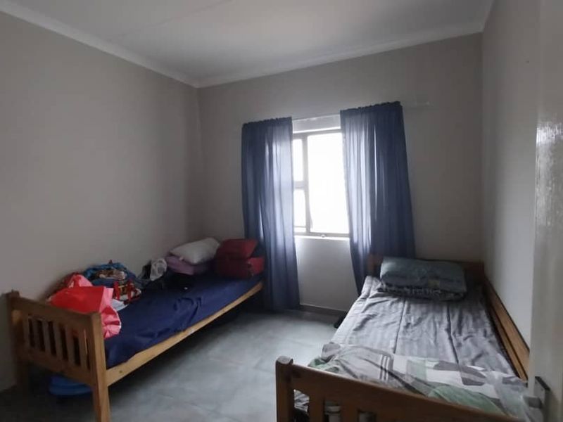 Open Floor Plan Bliss: Perfect for Small Families - Photo 8