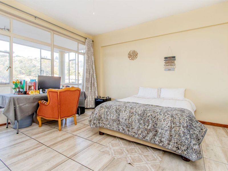 Spacious 2 Bedroom,2 Bathroom apartment in Killarney - Photo 7