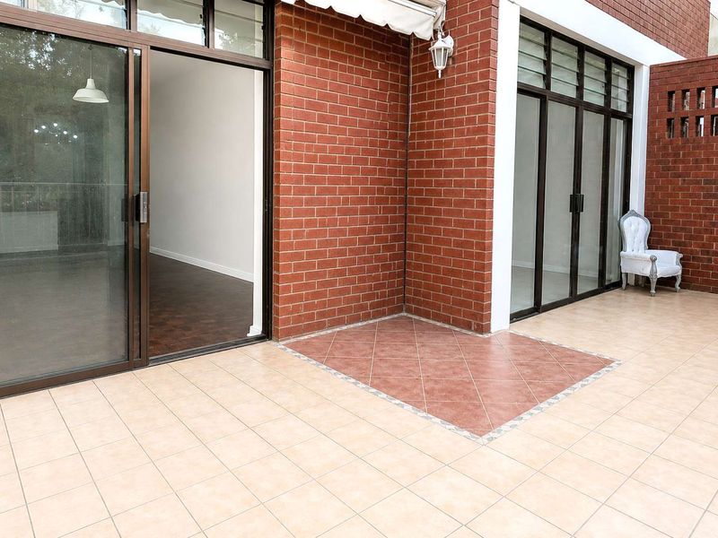 2 bedroom apartment in Illovo - Photo 6