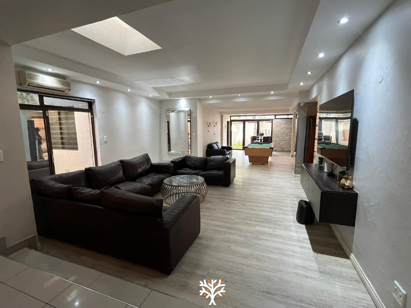 Exquisite 4-Bedroom Home | N$5 850 000.00 - Photo 9