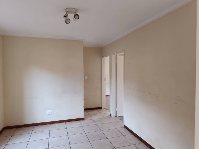 CENTURION - THE REEDS - BARCELONA  SECURITY COMPLEX - LARGE GARDEN - 2 BED - 1 BATH - Photo 6