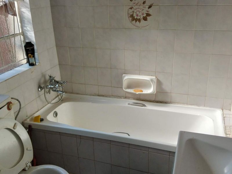 2 BEDROOM HOUSE PRICED TO SELL. - Photo 2