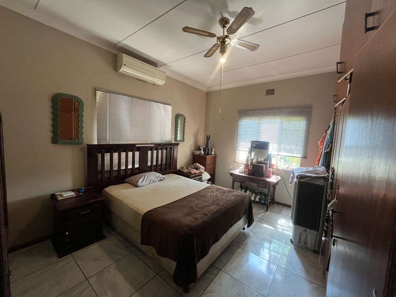 3 Bedroom Family Home with Private Flat – Ideal for Extended Family or Extra Income - Photo 5