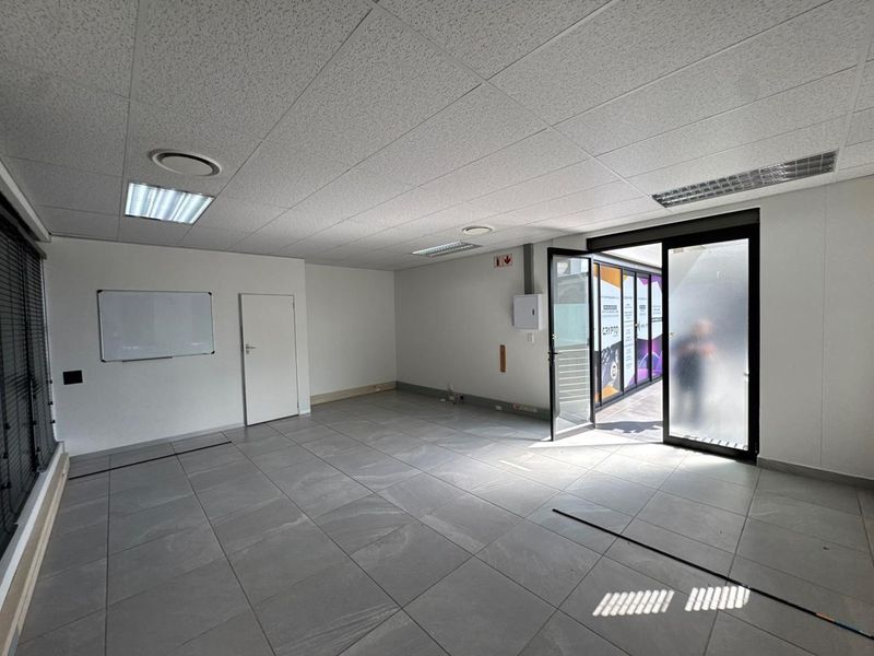 Prime office space to let - Photo 4