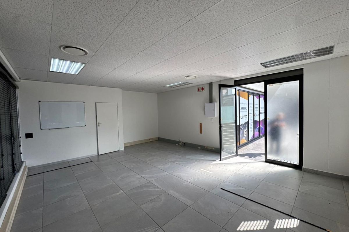 Prime office space to let - Photo 4
