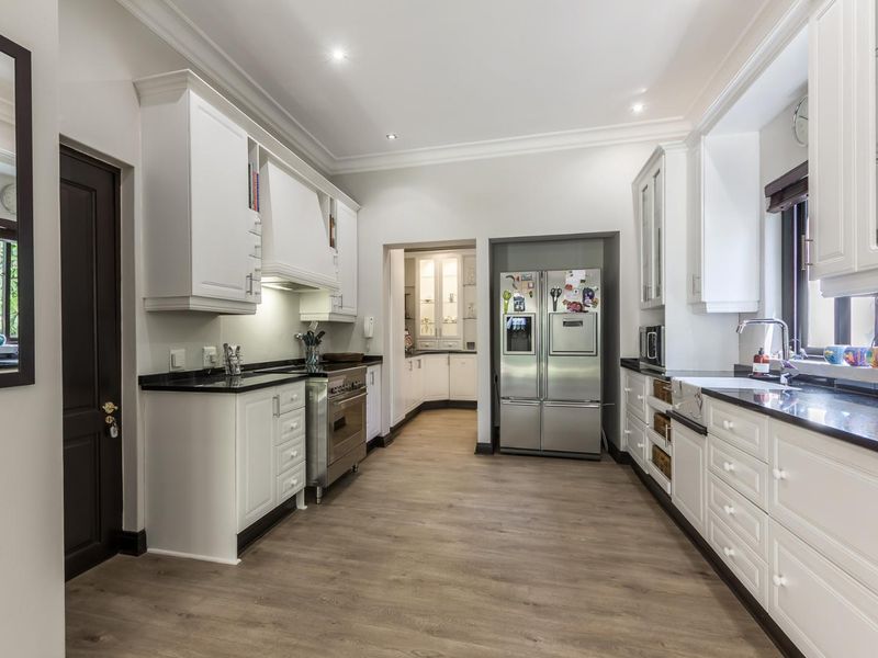 GRACIOUS 5 BEDROOM HOME IN DAINFERN VALLEY ESTATE - Photo 10