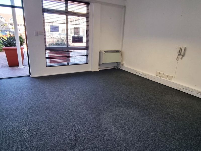 Spacious Ground Floor Office in Westlake - Photo 3