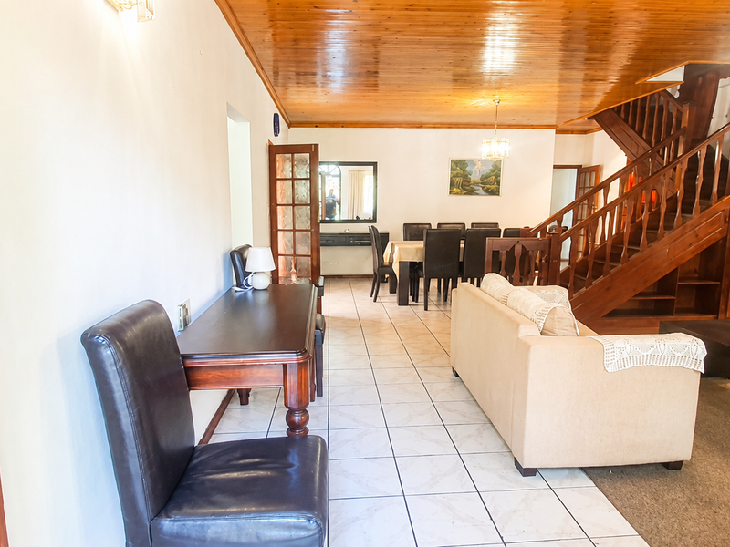Furnished 3 x Bedroom House Constantia for Rent - Occupation Immediate - Photo 5