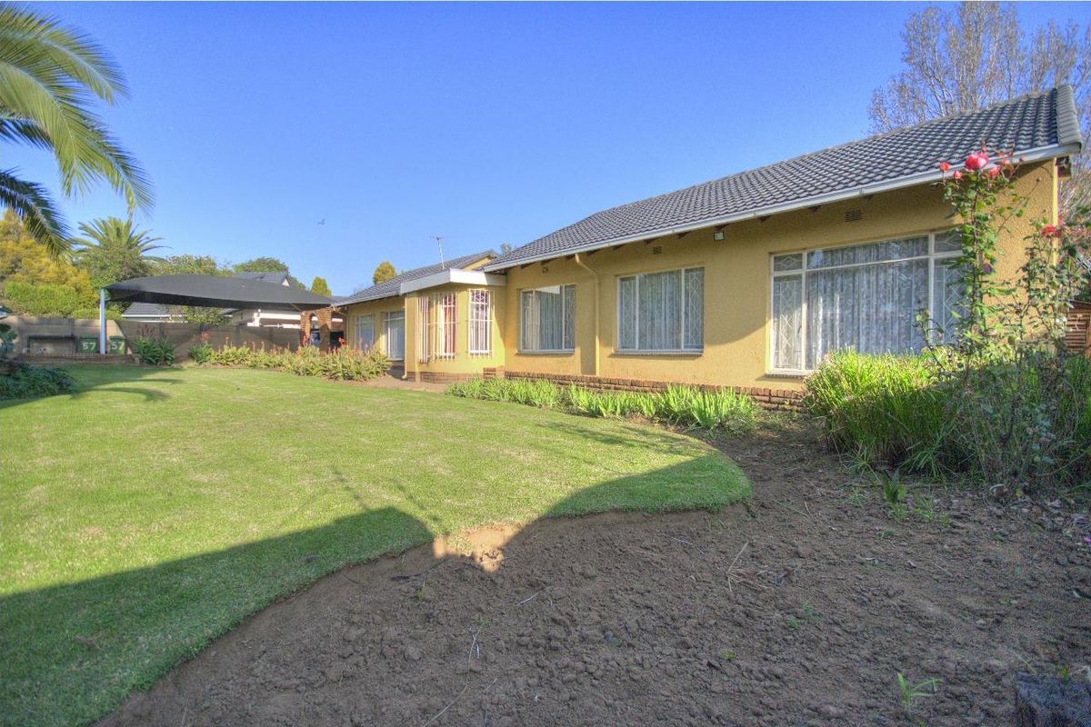 2 properties on one stand! - Photo 2