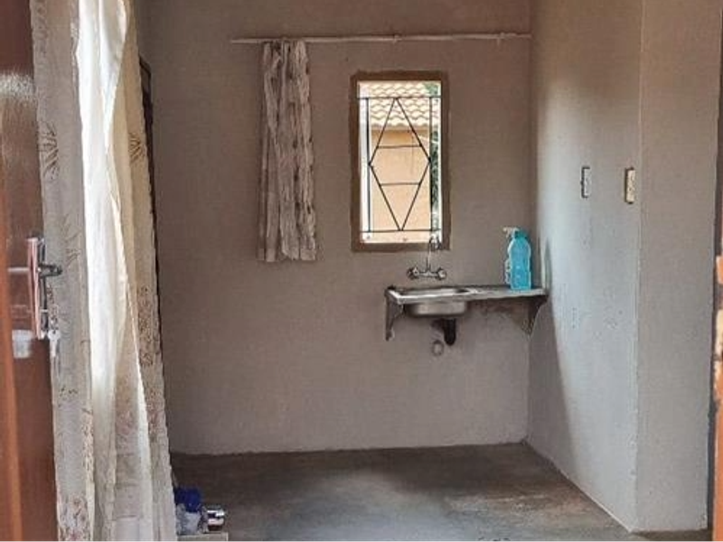 RDP house to rent in Soshanguve ext 13 - Photo 2