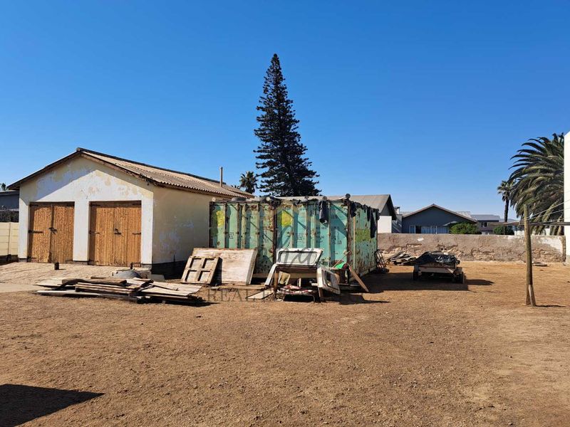 3 bedr Property located in the CBD close to Shops for sale in Walvis Bay - Photo 2