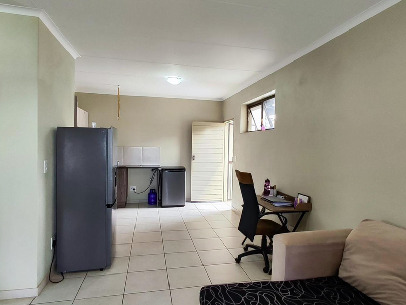 Two-bedroom apartment for Sale - Photo 5