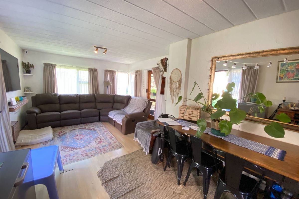 Ground Floor Corner Unit With Spacious Garden - Photo 4