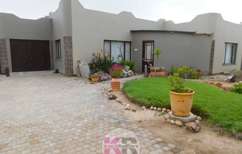 🏡 Spacious 3-Bedroom Family Home Henties Bay