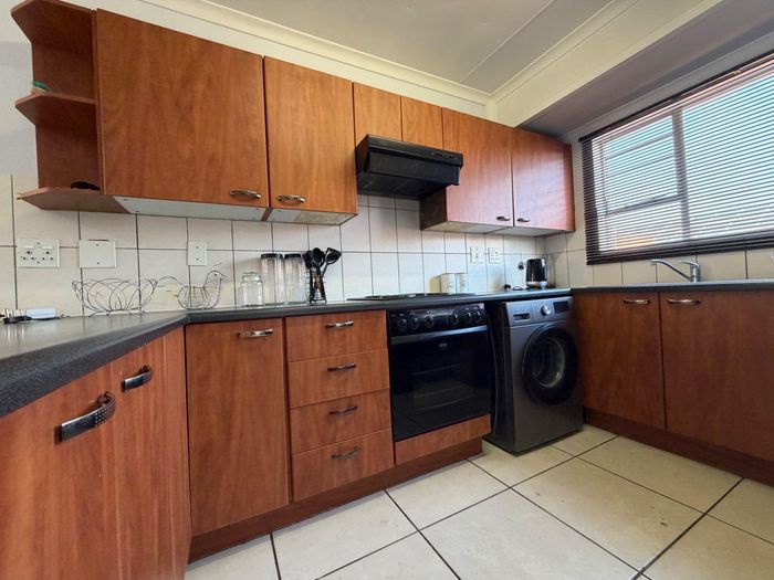 Property #2505702, Apartment Rental Monthly in Van Dyk Park