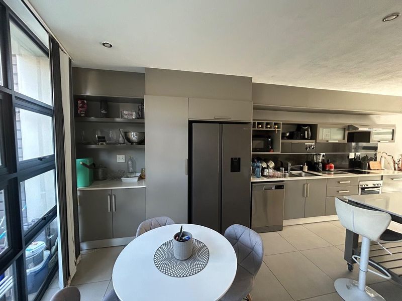 Spacious 2-Bed Townhouse in Die Wilgers – Modern & Bright! - Photo 7