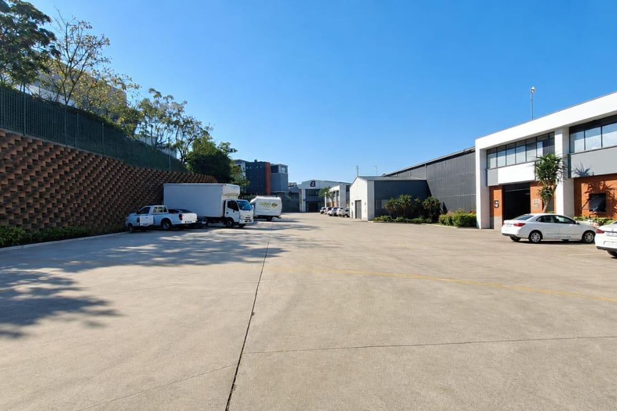 Prime 1,671m2 Warehouse To Let | Riverhorse Valley - Photo 3