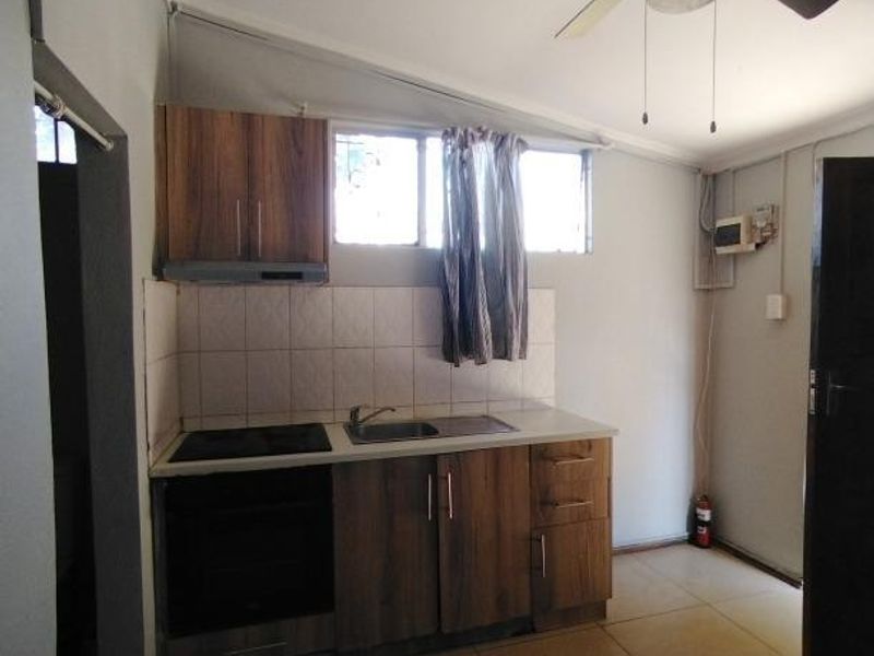 Open-plan room to let in Musgrave - Photo 4