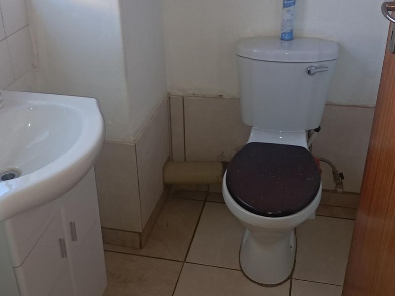 3 BEDROOM APARTMENT - Photo 10