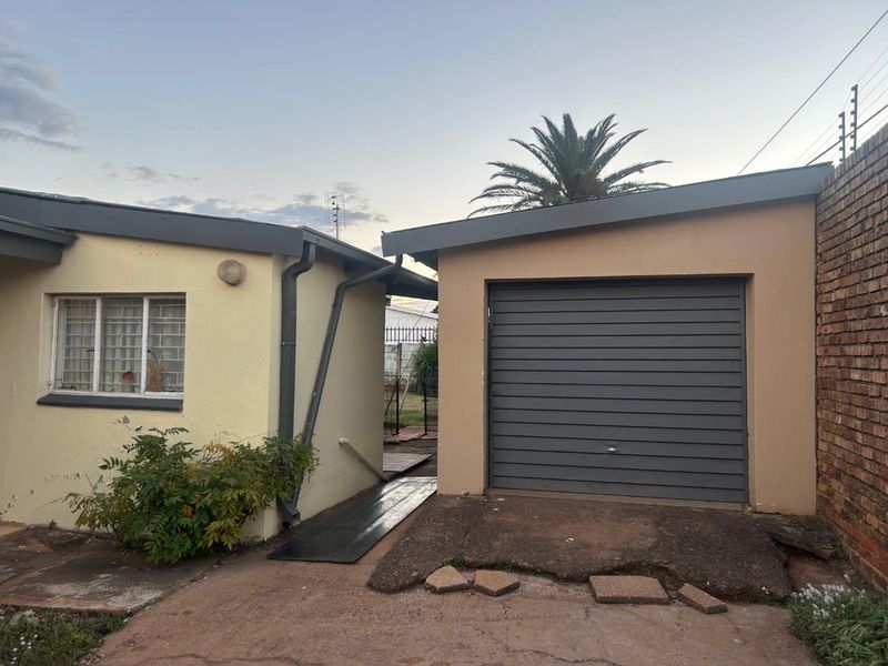 3 Bedroom house in Laudium - Photo 3