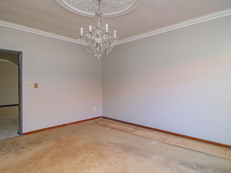 Timeless Elegance Meets Modern Comfort in Lakefield - Photo 4