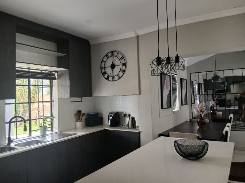 3 BEDROOM HOME WITH FLATLET/GRANNY FLAT - Photo 3