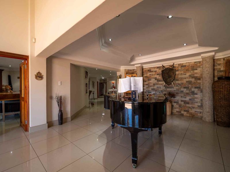 Exceptional Luxury Lifestyle Estate on 16,203m2 Agricultural Holding | Benoni AH - Photo 8