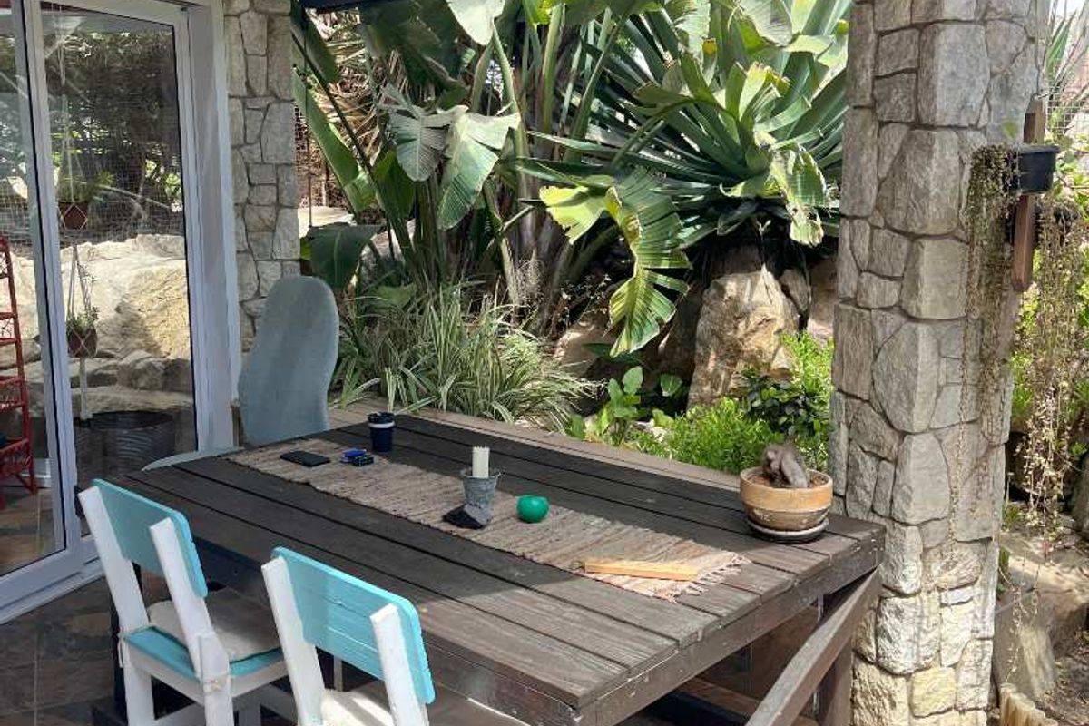 Large Townhouse with lush garden - Photo 4