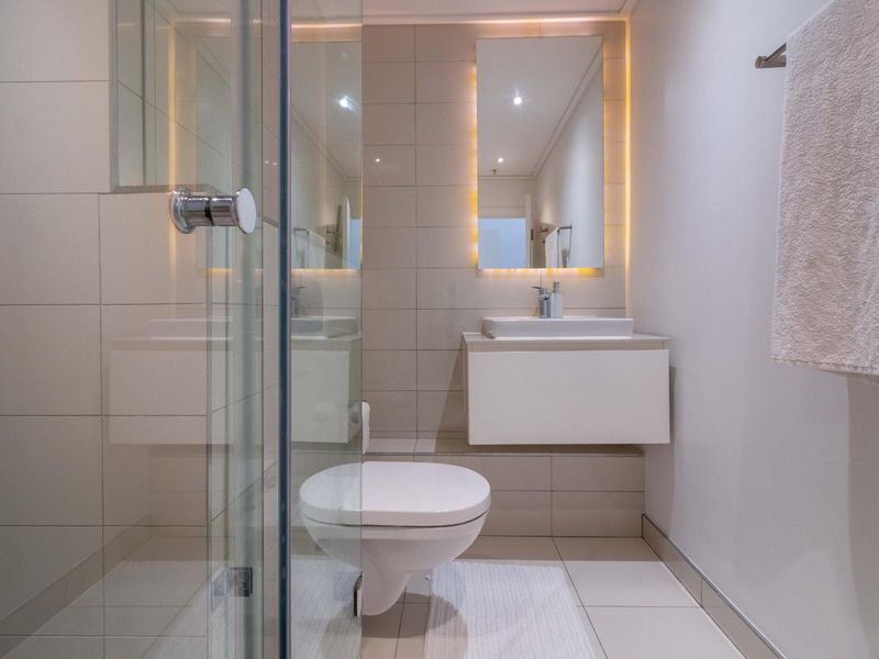 City living at its finest - Photo 8