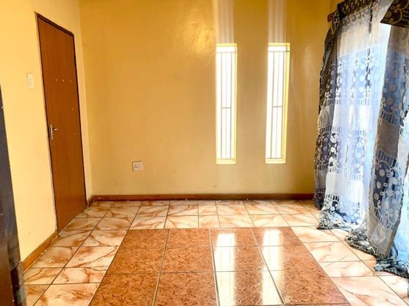 MUCH LOVED FAMILY HOME IN SOUGHT AFTER STREET - Photo 4