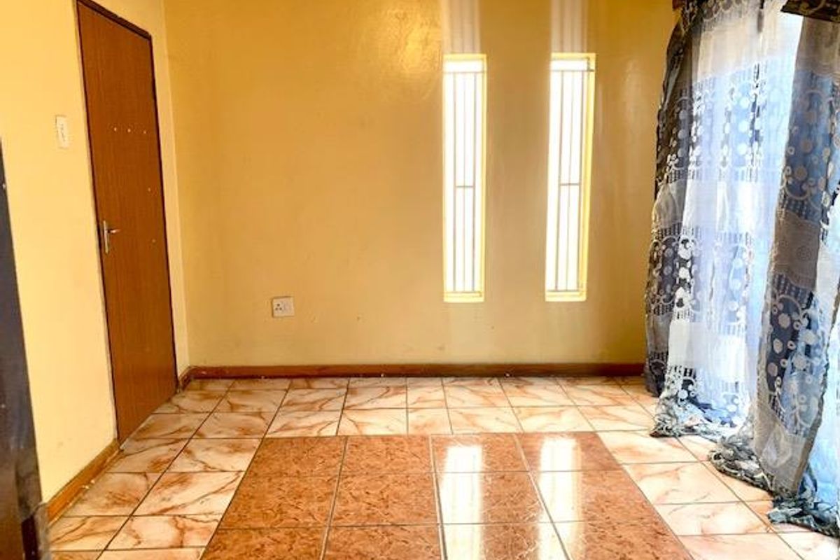 MUCH LOVED FAMILY HOME IN SOUGHT AFTER STREET - Photo 4