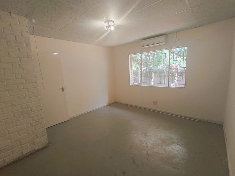 Lovely first time buyers home - Photo 5