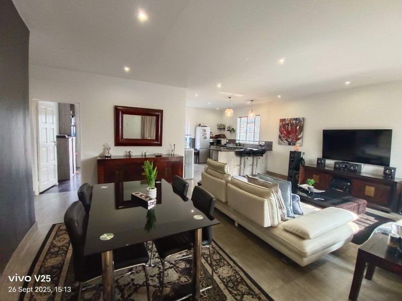 Ultra Modern Home with Flatlet for Sale - Photo 5