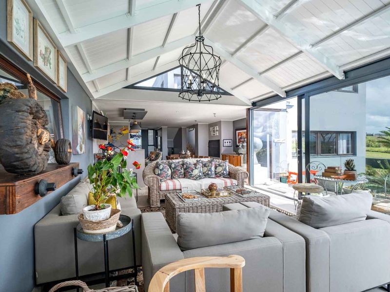 Oubaai Golf Estate Spacious Family Home For Sale - Photo 3