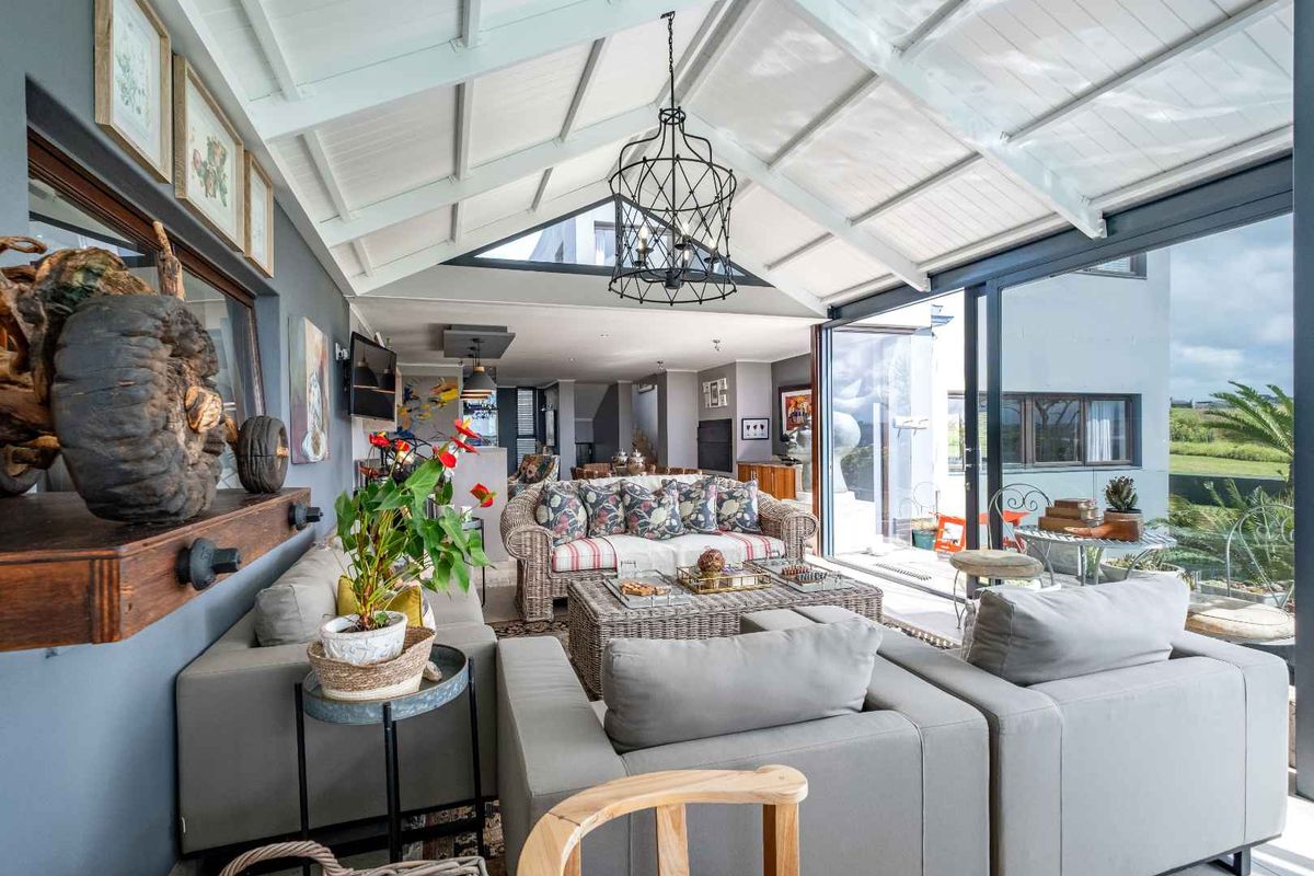 Oubaai Golf Estate Spacious Family Home For Sale - Photo 3