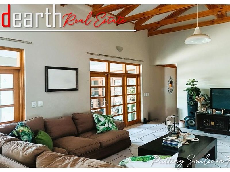 “Spacious Country Home Delight” - Photo 9