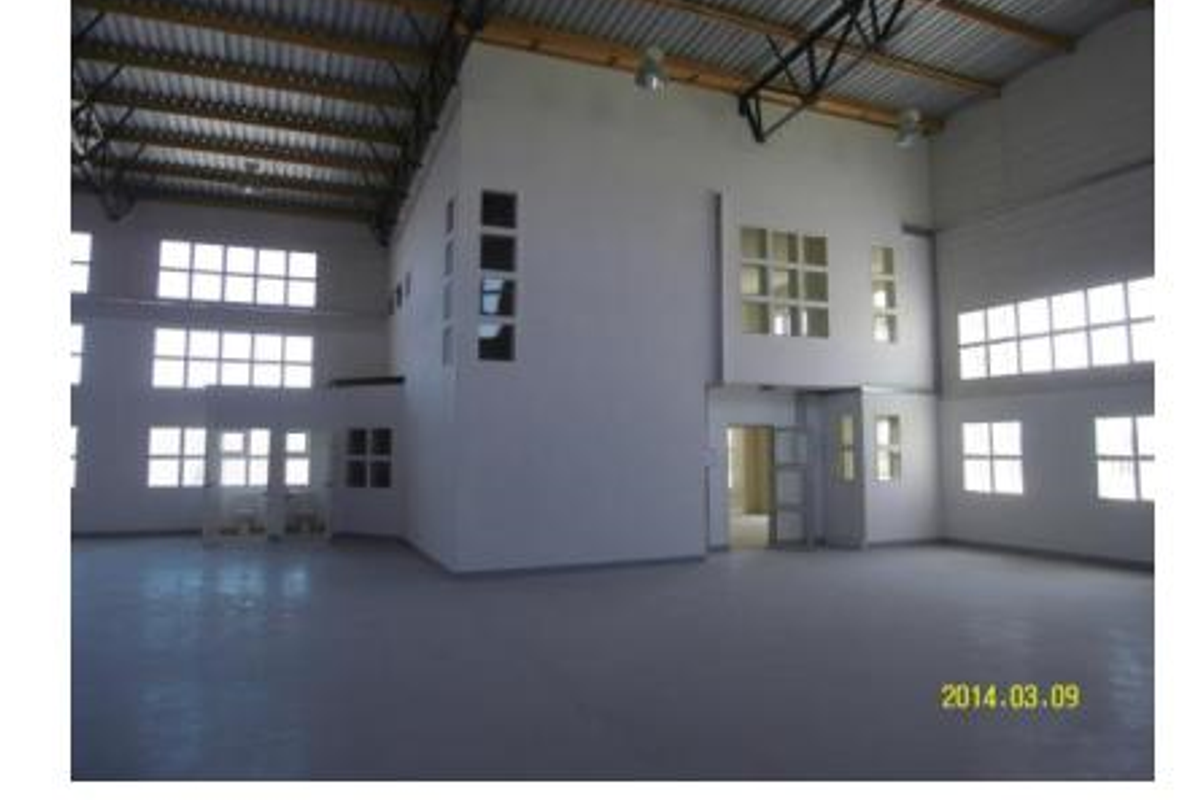 FOR SALE- INDUSTRIAL BUILDING IN THE SWAKOPMUND INDUSTRIAL AREA, NAMIBIA - Photo 2