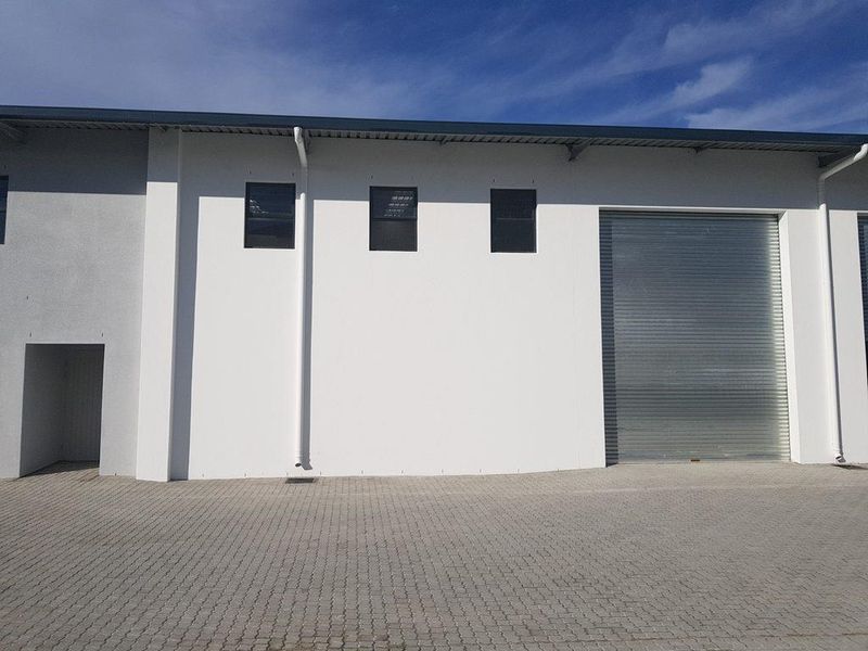 Double Volume Warehouse in Excellent Condition - Photo 2