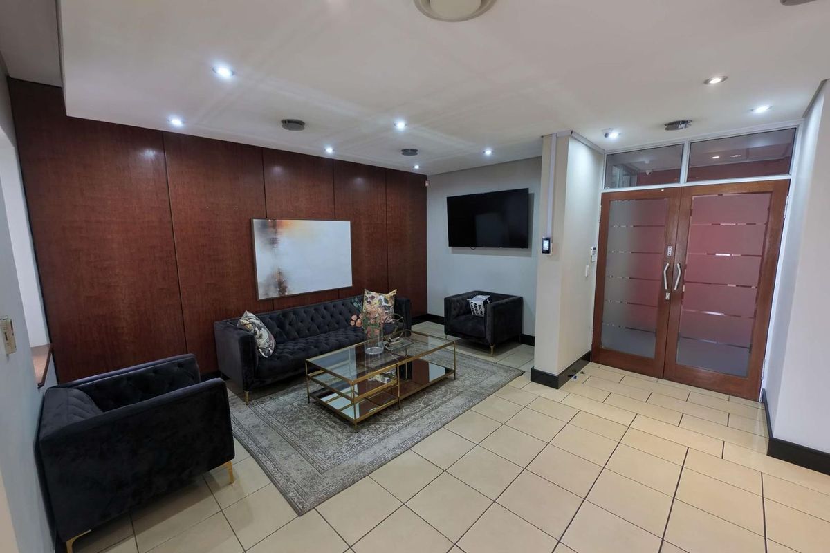 Flexible 342m2 Workspace in Sought-After Century City - Photo 2