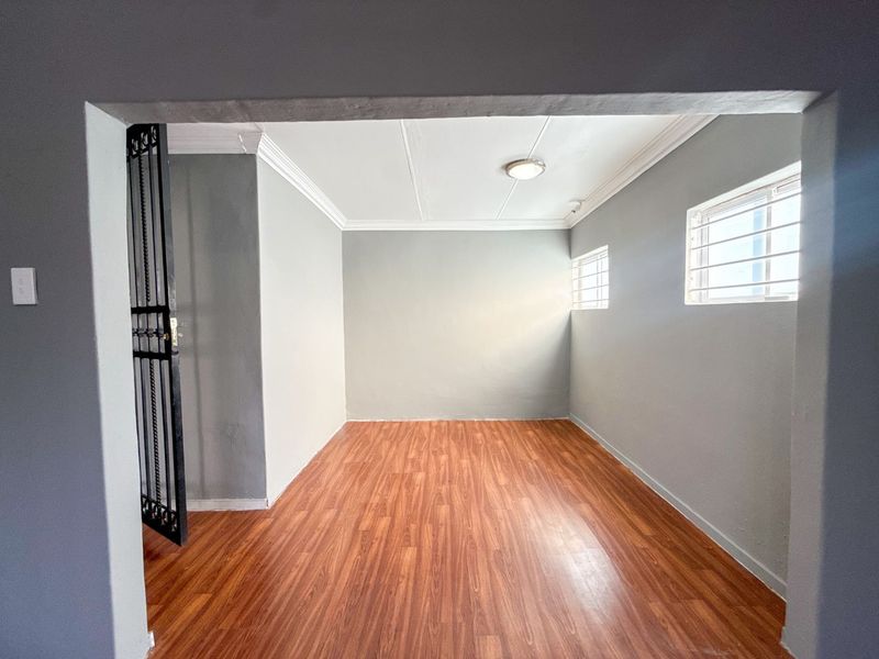 Versatile Business Property in a Prime Garsfontein Location - Photo 6
