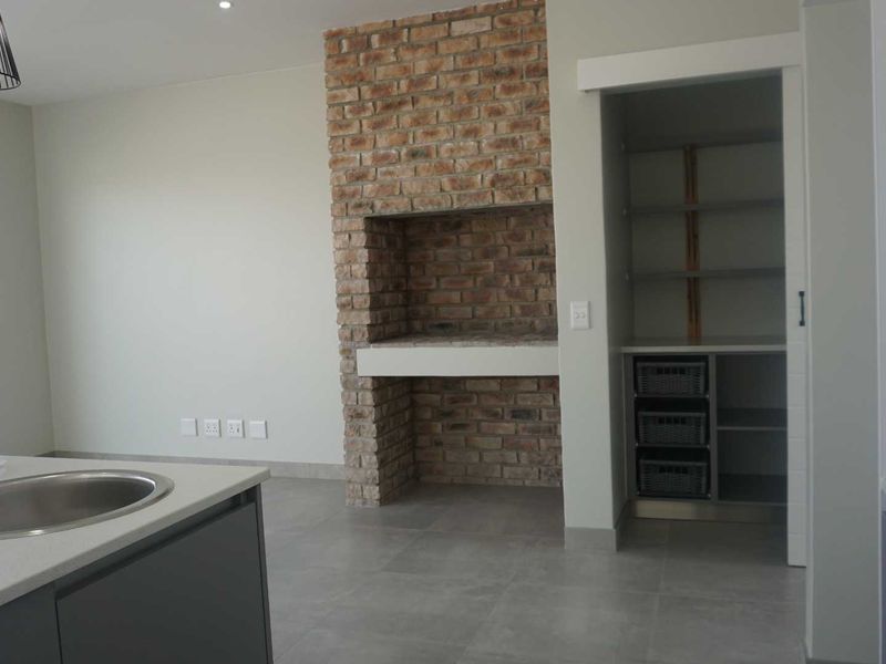 SUPERB DOUBLE STOREY TOWNHOUSE IN KRAMERSDORP - Photo 6