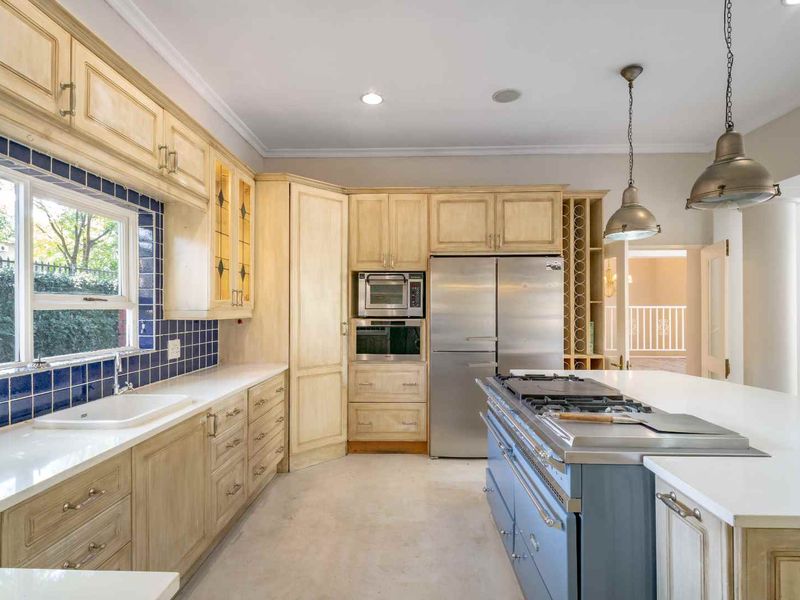 Exquisite Multi-Level Living in Dainfern Golf Estate ​4 Bedrooms | 4 Bathrooms | Triple Garage + Wine Cellar - Photo 4