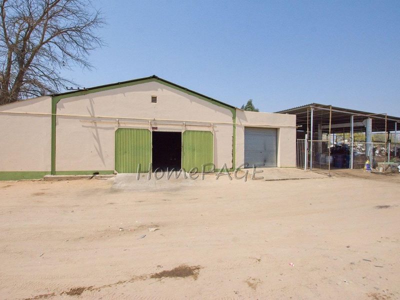 Okahandja:  Industrial property WITH HOME is for Sale - Photo 6