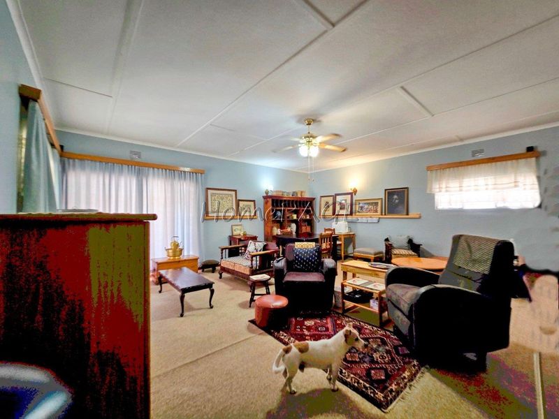 Omaruru:  Very neat 3 Bedr Home with Flat is for Sale - Photo 9