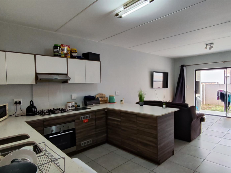 Two-bedroom Ground floor unit for Sale - Photo 2