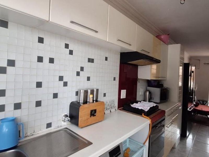 Simplex Townhouse - Photo 2