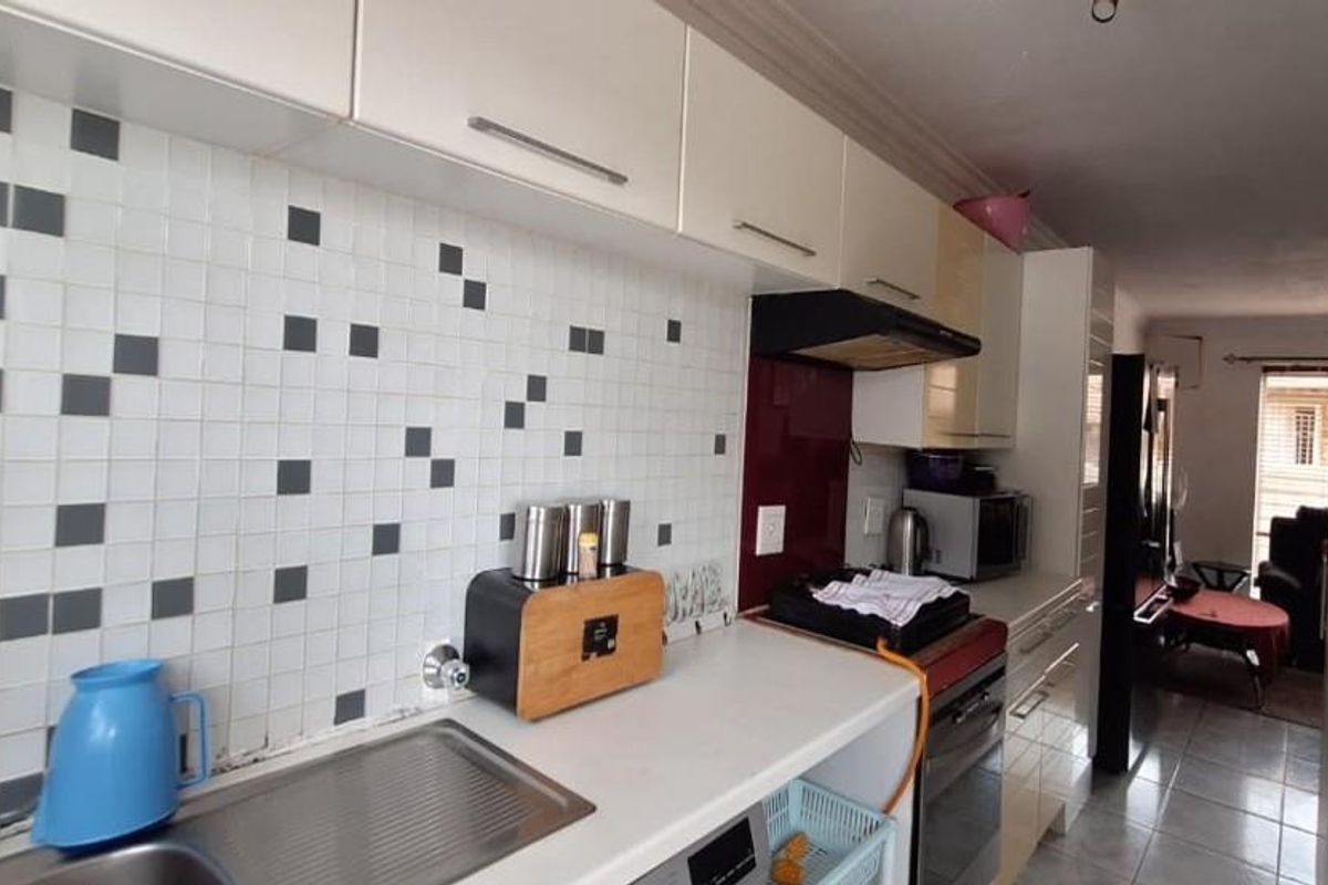 Simplex Townhouse - Photo 2