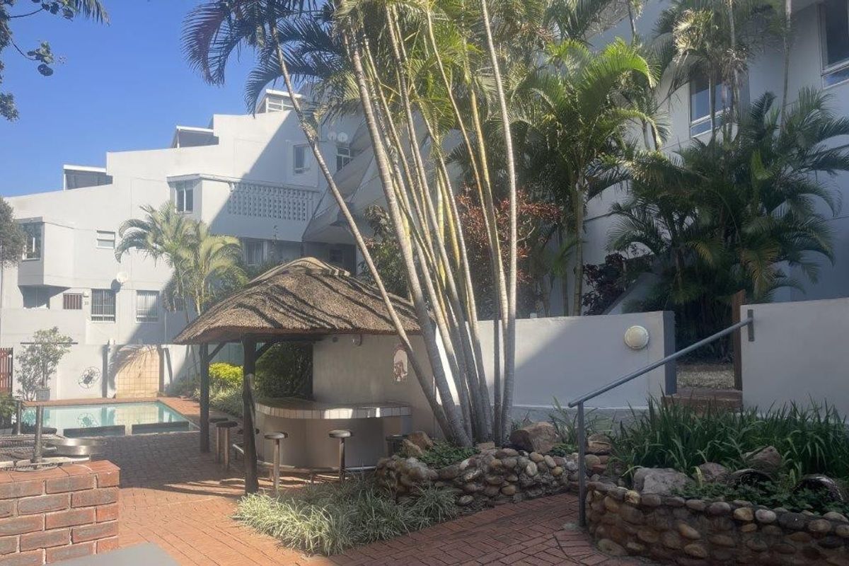 Beautifully Appointed, 3 Bedroom Garden Unit - Photo 3